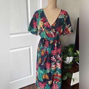 Plus size Floral Dress Vneck